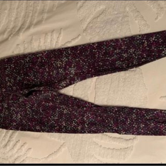 Lululemon leggings size 8 - Picture 3 of 3